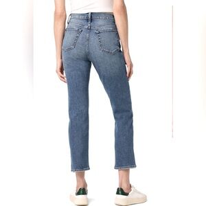 Joe’s straights crop light wash denim in size 26